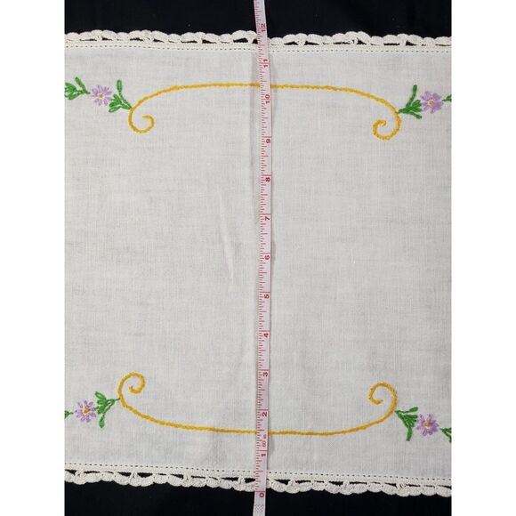 Estate Vintage Hand Embroidered Table Runner Cottagecore Floral Scalloped Edge - Picture 6 of 12